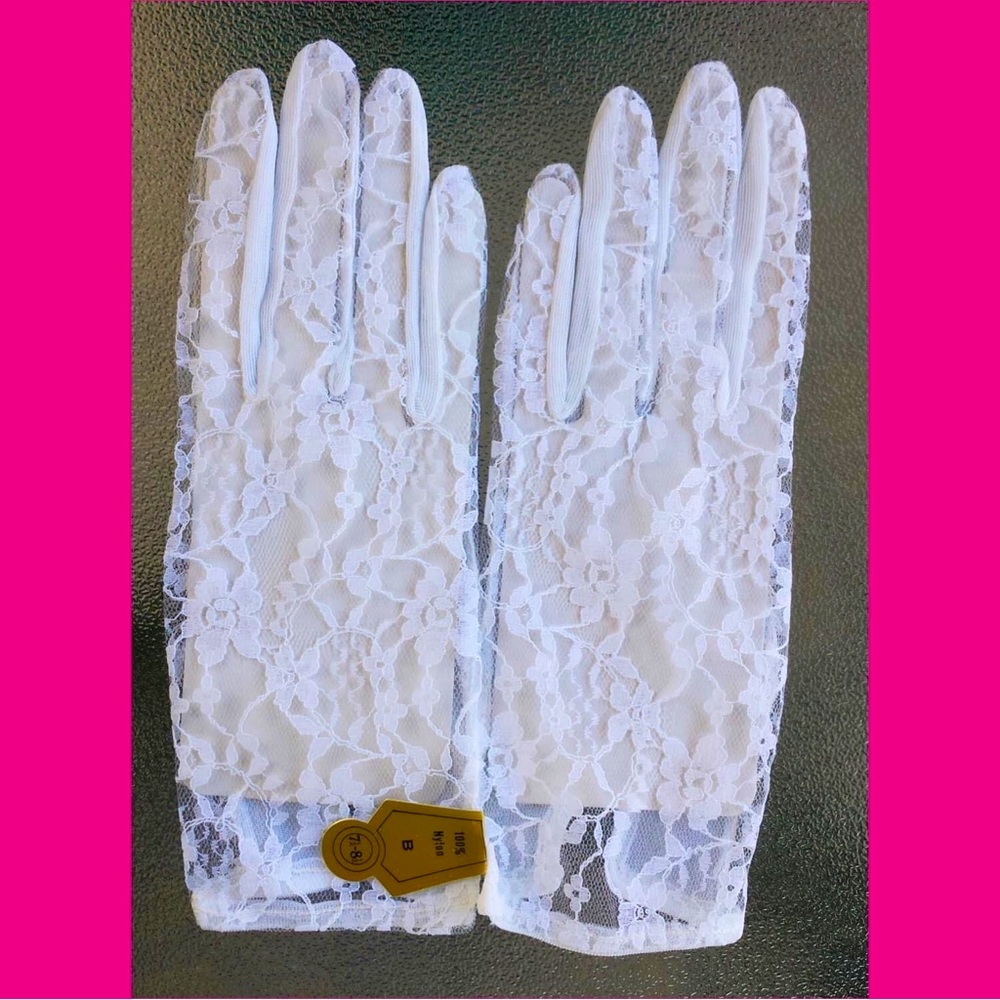 Vintage MOD 60s 70s Ladies Glamorous White Sheer Chantilly Lace Nylon Gloves NIP - Picture 1 of 6